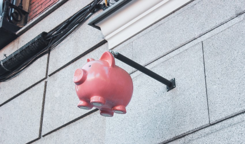 Piggy bank hanging
