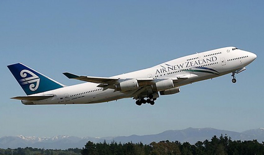 Air New Zealand 747 400 takeoff